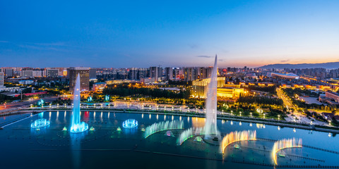 Obraz premium Night view of the fountain in Hohhot, Inner Mongolia, China