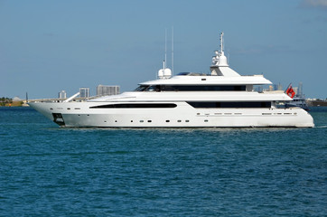 Fototapeta na wymiar Mega Motor Yacht on the Florida Intra-Coastal Waterway off Miami Beach