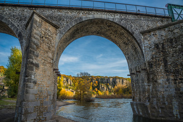 Pont à Vogüé en Ardèche