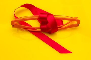 Regalar salud, regalar unas buenas gafas o lentes a las personas queridas que no ven bien o no...
