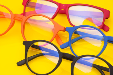 Gafas modernas para poder graduar la vista y ver bien o leer