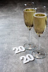 Wino musujące,  nowy rok 2020 - obrazy, fototapety, plakaty
