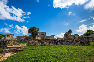 Fototapeta na wymiar ancient Maya ruins at Tulum, Mexico