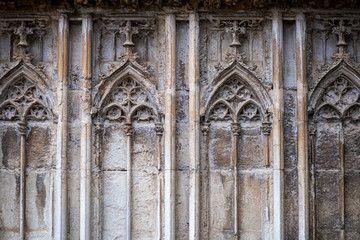 Obraz premium Detalles del lateral de la entrada de la catedral de girona