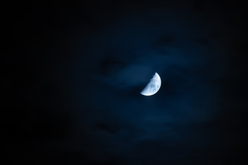Obraz na płótnie Canvas Moon with clouds in december