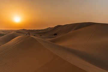 Fototapeta na wymiar sunset in the desert