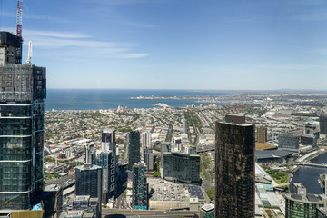 Obraz premium A picture from above in Melbourne is the capital of the Australian state of Victoria, located on the southeast coast of Australia.