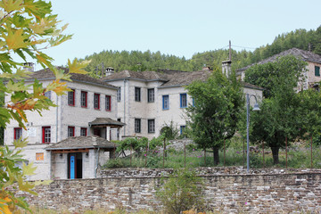 Fototapeta na wymiar Old stone houses in the village Papingo of Zagoria Greece
