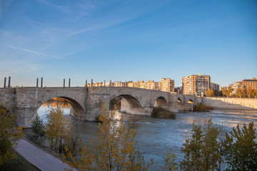 Fototapeta premium Zaragoza November 29, 2019, River Ebro as it passes through the city of Zaragoza