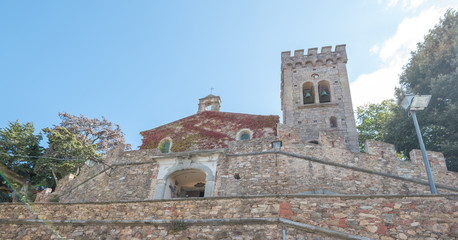 Obraz premium Kirche in Castagnetto Carducci, Toskana, Propositura di San Lorenzo
