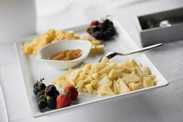 formaggi e frutta