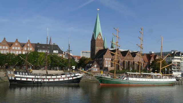 Schlachte mit Weser und Martinikirche, Bremen, Deutschland, Europa