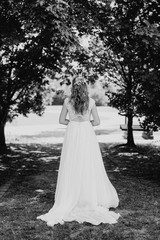 Fototapeta na wymiar bride wearing wedding dress