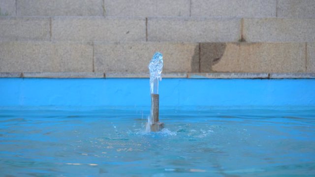 Toma cercana de una fuente