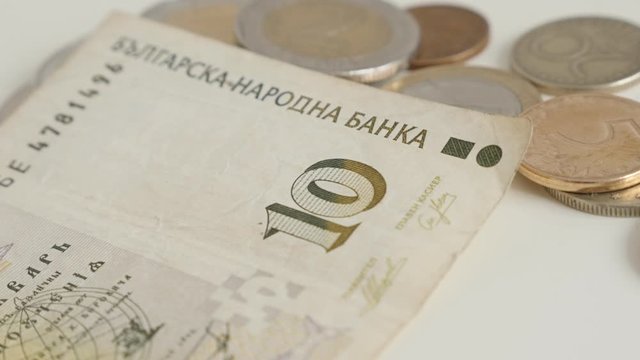 Shallow DOF panning over the Bulgarian Lev money 4K video