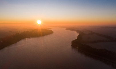 Winterlicher Sonnenaufgang über dem Ruppiner See 