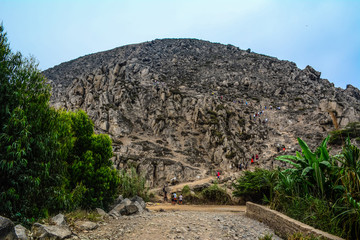 Fototapeta na wymiar Sugarloaf mountain in Pachacamac Lima. 