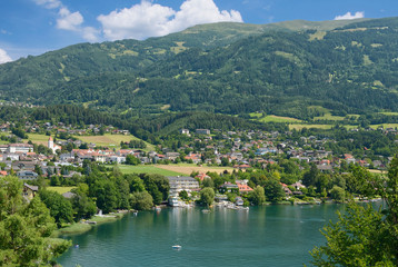 Fototapeta na wymiar Blick auf Seeboden am Millstätter See,Kärnten,Österreich