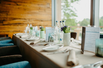 Fototapeta na wymiar table arrangements at a wedding location