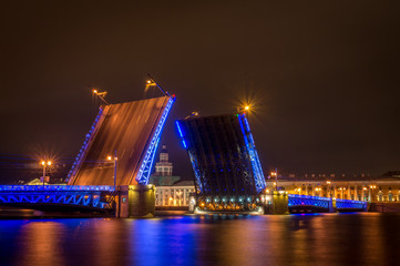 Fototapeta na wymiar Divorced bridges in St. Petersburg