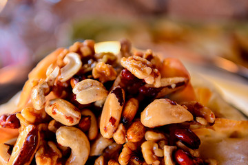 DISH WITH FRUIT CHANGE ALMONDS AND DRIED FRUITS