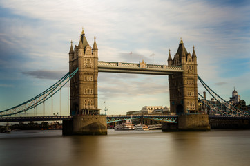 Fototapeta na wymiar London's iconic Tower bridge on a cloudy day