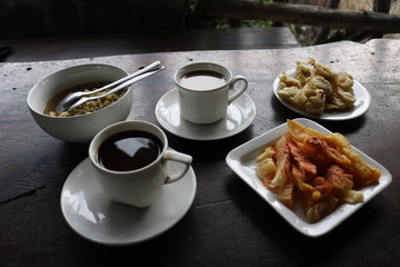 food and drinks are served at the Merapi coffee shop ( Indonesian: Warung Kopi Merapi)..