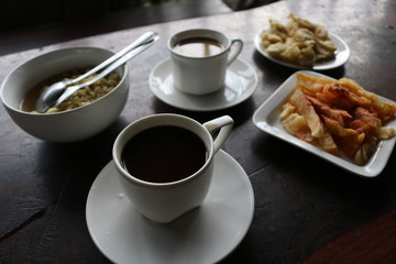 food and drinks are served at the Merapi coffee shop ( Indonesian: Warung Kopi Merapi)..
