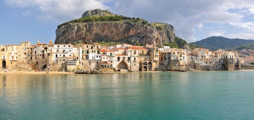 Fototapeta na wymiar Panoramic view of the Sicilian city of Cefalu by the sea. Italy.