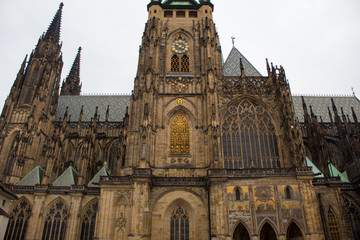 Obraz premium Incredibly famous St. Vitus Cathedral in the Czech capital city of Prague on Christmas Day.