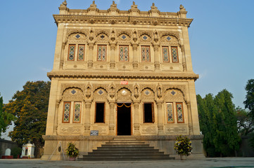 Fototapeta premium Pune, India- April 13, 2013: Shinde Chhatri, located in Pune, India, is a memorial dedicated to the 18th century military leader Mahadji Shinde. It is one of the most significant landmarks in the city