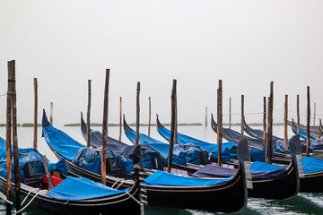 Fototapeta premium Mystical foggy early morning in Venice, Italy