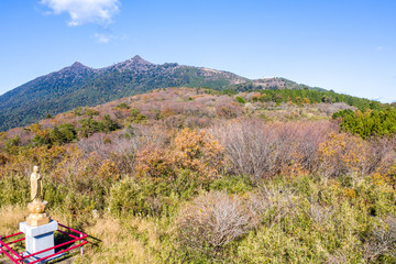 紅葉の筑波山と子授け地蔵　茨城県