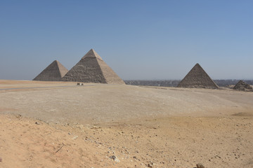 Fototapeta na wymiar view of giza pyramids against clear sky