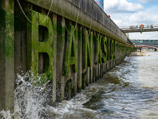 London Bankside Thamer River bank
