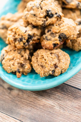 Chewy oatmeal raisin cookies