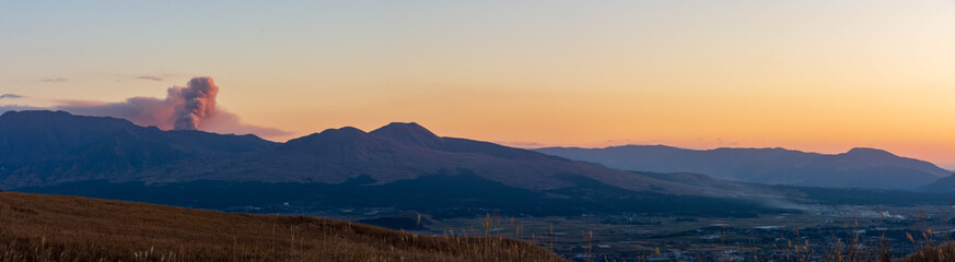 阿蘇山 阿蘇大観峰ミルクロードからの夕焼け風景　　Aso Sunset view from Aso...