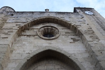 Eglise Notre Dame des Sablons dans le village de Aigues Mortes - D&eacute;partement du Gard - Languedoc Roussillon - R&eacute;gion Occitanie - France - Construite au 13 &egrave;me si&egrave;cle - Vue ext&eacute;rieure