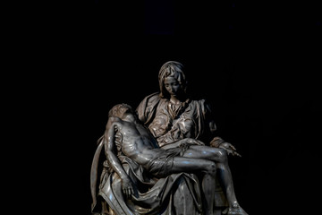 statue of virgin mary