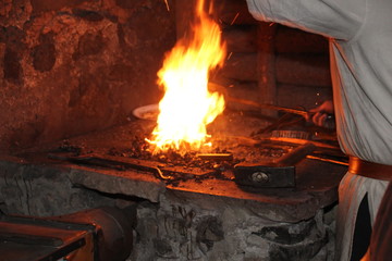 Schmied bei der Arbeit 