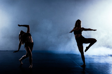 Fototapeta na wymiar Pair of ballet artists