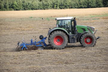 Traktor, Bodenarbeit 