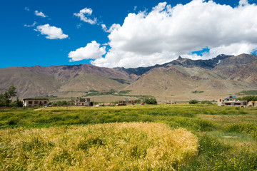 Fototapeta premium Zanskar, India - Aug 15 2019 - Beautiful scenic view from Between Karsha and Padum in Zanskar, Ladakh, Jammu and Kashmir, India.