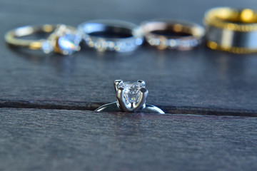  Wedding ring It is a diamond ring that is luxurious and beautiful.