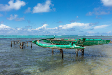 PIROGUE TRADITIONNELLE DE L ILE DE MOOREA