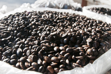 Obraz premium Granos de cafe tostado