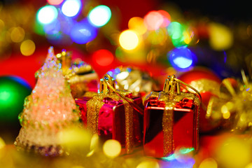 クリスマスイメージ　プレゼント　クリスマス　ウインター　冬　日本　風物詩　ツリー　キラキラ　カラフル	