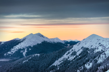 Fototapeta na wymiar Sunset in winter mountains