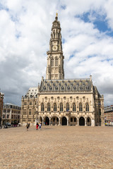 Fototapeta na wymiar L'Hôtel de Ville et le Beffroi d'Arras