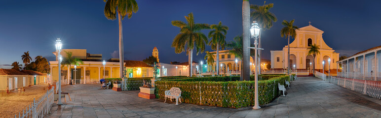 Trinidad Plaza Mayor Nacht Cuba Panorama